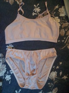(Category: ) located in . Submitted by epinormous (Listing ID 1414970285, Image 1). Description: .