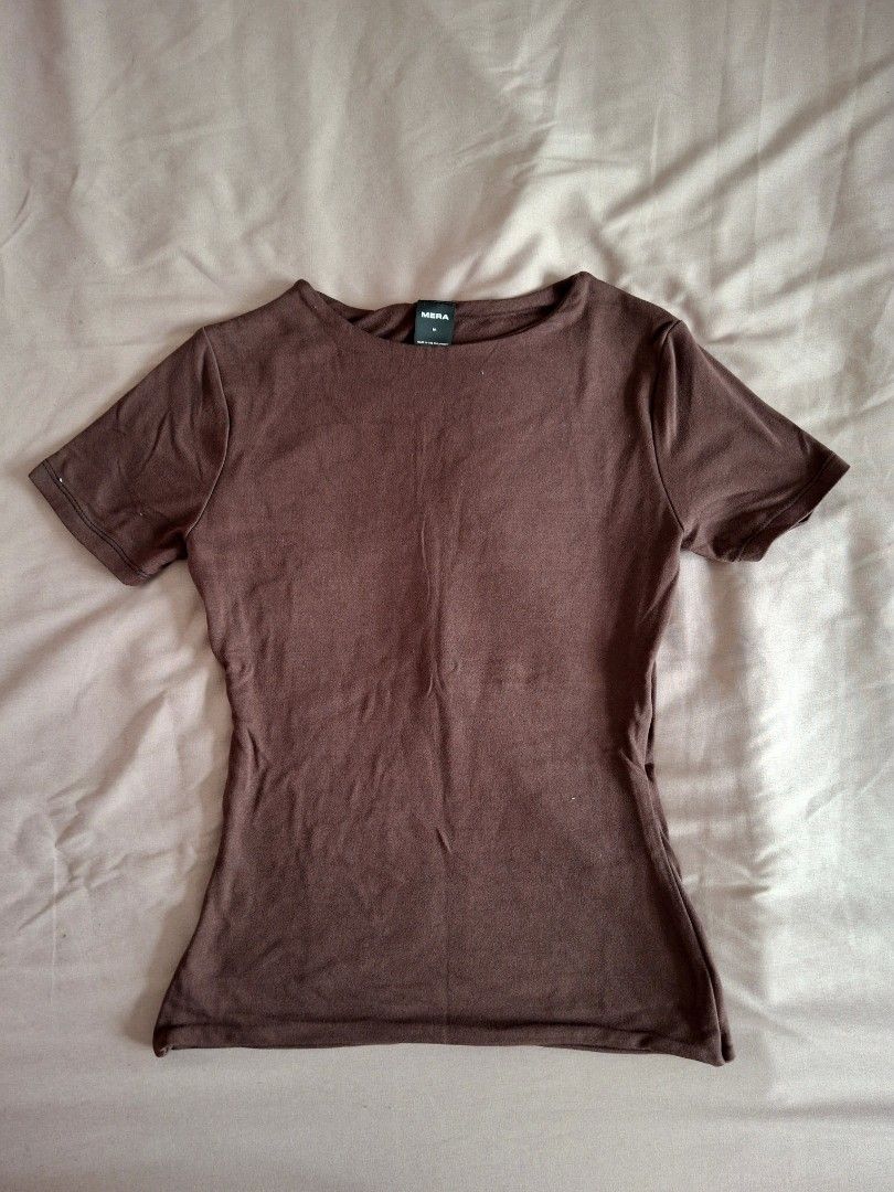 Mera Renata Cotton Short Sleeve (Category: Shirts) located in Mandaluyong City. Submitted by cassietolentino (Listing ID 1414914281, Image 1). Description: Size: - Medium - BUST: 36-38" - WAIST: 30-32" - HIPS: 38-40".
