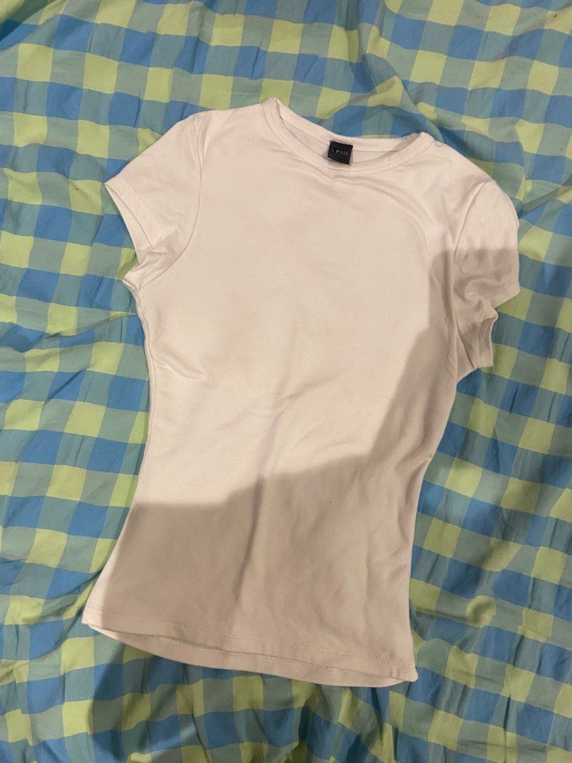 MERA White Fitted T-shirt (Category: Shirts) located in Manila. Submitted by 123declutter5 (Listing ID 1414994723, Image 2). Description: - MERA white fitted shirt Rfs: decluttering .