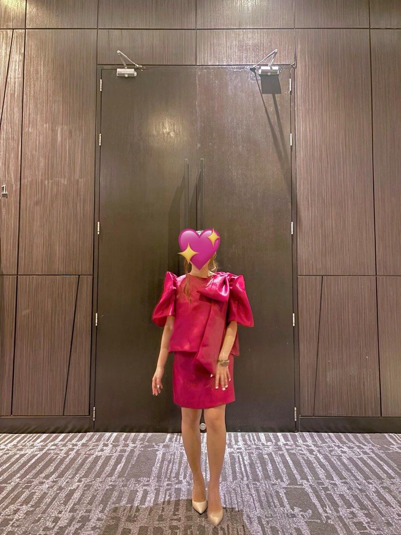 Modern Filipiniana Designer Terno (Category: Traditional & Ethnic wear) located in Manila. Submitted by tinetine9 (Listing ID 1414863756, Image 3). Description: FOR RENT: ₱1,500 Custom Designer Modern Filipiniana Custom made by Juliana Studios Original price: P6,250 Small to medium frame.