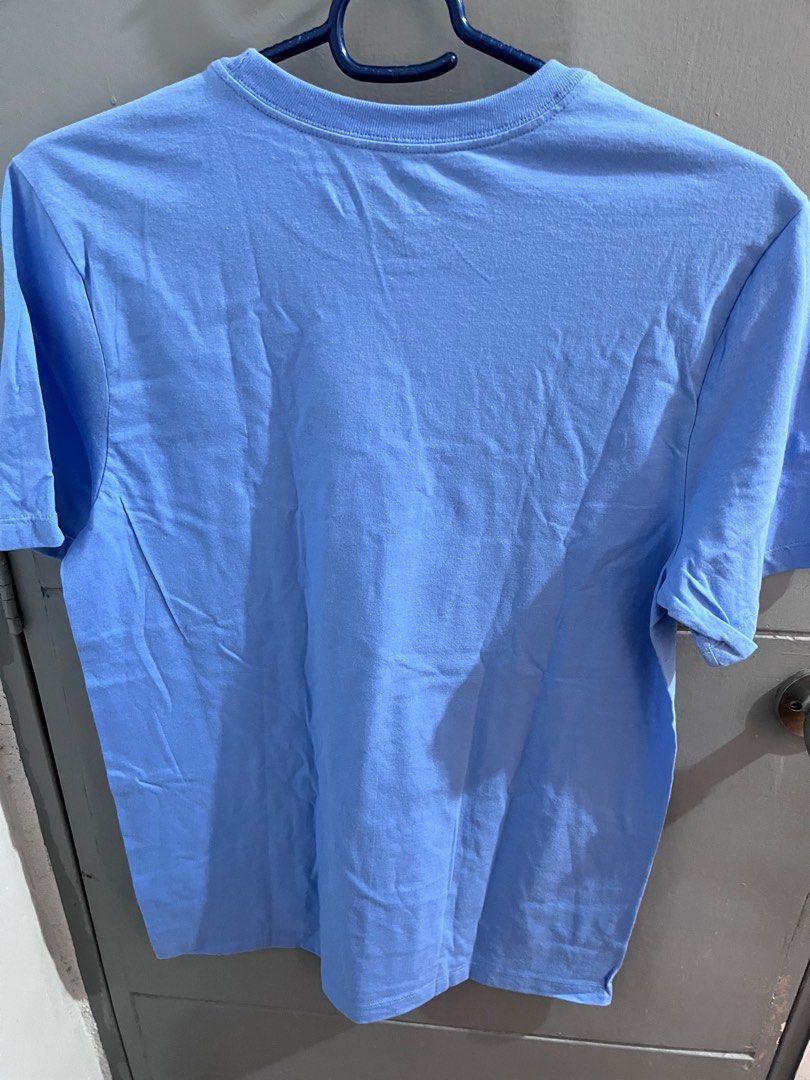 New York Blue shirt size Medium (Category: Tshirts & Polo Shirts ) located in Hagunoy. Submitted by chris.dl (Listing ID 1414912842, Image 3). Description: - New York blue shirt - Size: Medium -Length: 29 inches -Width: 20 inches - Features a New York skyline design.