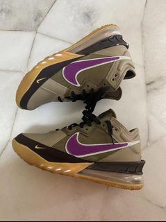 (Category: ) located in . Submitted by dosneaker (Listing ID 1414915316, Image 1). Description: .