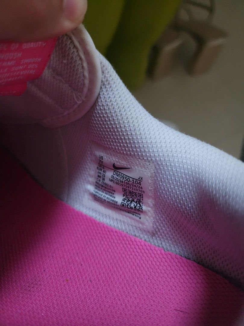 Nike Cortez White Pink Sneakers (Category: Sneakers) located in Paranaque City. Submitted by 1bel2pas (Listing ID 1414955995, Image 2). Description: Nike Cortez for kids. Size 7Y. would also fit womens 8.5-9 :) 1200 Aguirre, BF Homes Paranaque Gcash/COD.