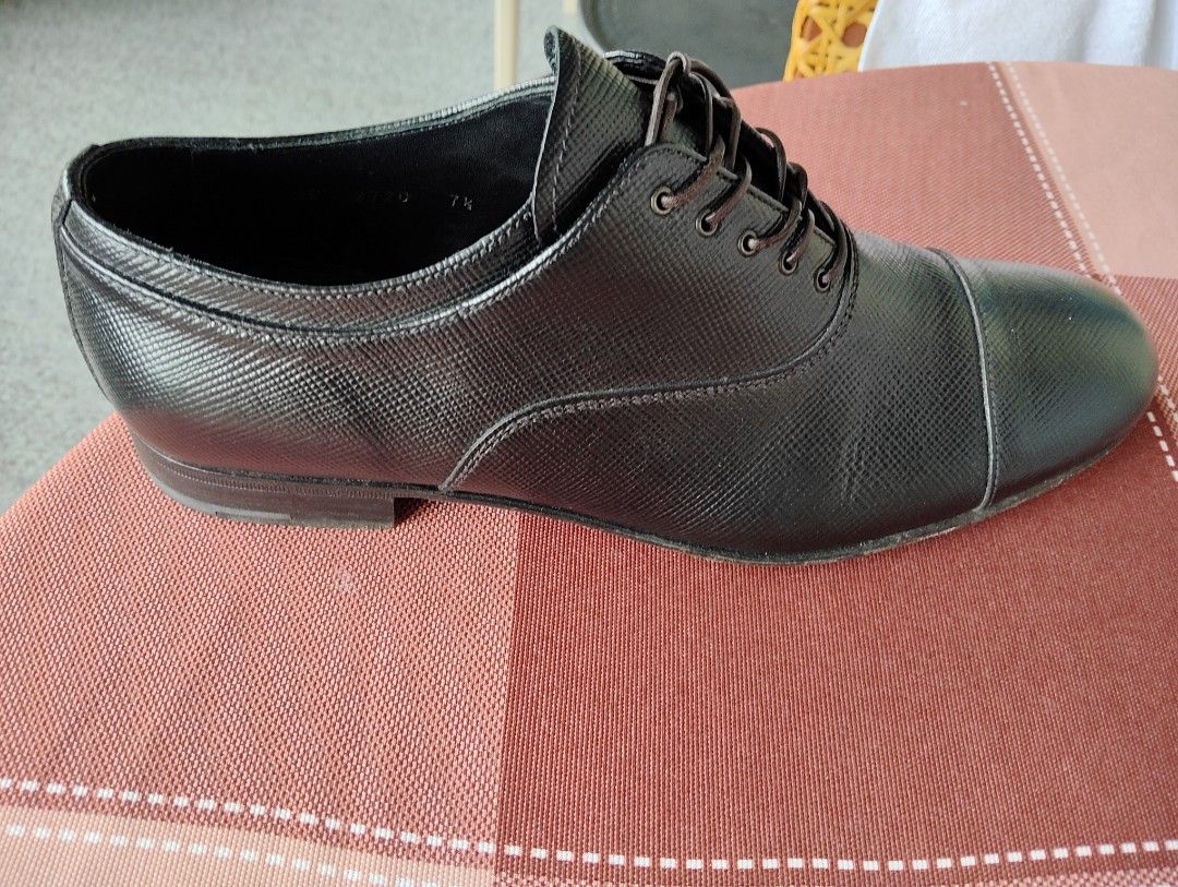 Prada (Category: Sneakers & Footwear) located in Manila. Submitted by dcsago (Listing ID 1415039998, Image 3). Description: Bought in Italy Original.