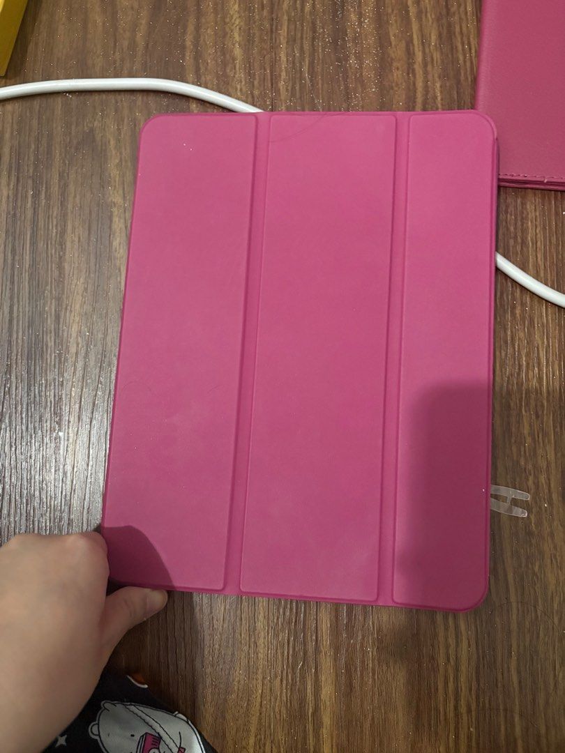 Preloved Ipad Case (Air 4/5) (Category: Cases & Sleeves) located in Quezon City. Submitted by thedecluterrers (Listing ID 1414948499, Image 2). Description: Preloved Ipad Air 4/5 case - 300 for 2 cases.