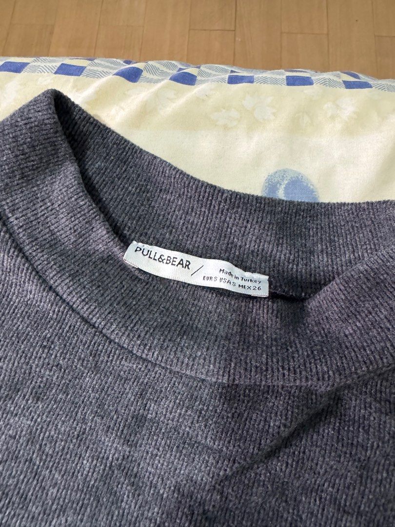 Pull&Bear Ribbed Knit Top (Category: Blouses) located in Caloocan City. Submitted by daybysunlight (Listing ID 1414896383, Image 2). Description: ♡ like new ♡ used twice ♡ mock neck ♡ short sleeves ♡ ribbed knit ♡ size: EUR S / USA S / MEX 26 ♡ made in turkey ♡ does not fit me anymore.