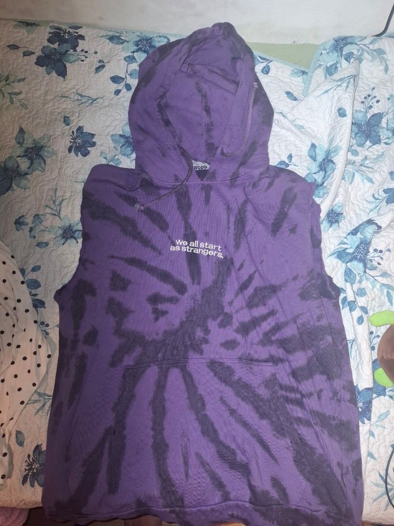 Purple Tie-Dye Hoodie (Category: Coats, Jackets and Outerwear) located in Manila. Submitted by _wefdts (Listing ID 1415021909, Image 1). Description: Details ♡ Item Details: I cut off the sleeves pero hindi naman noticable wysiwyg Method of payment: Gcash Method of delivery: Lalamove The shipping fee must be shouldered by the buyer PM for more details/pictures ♡.