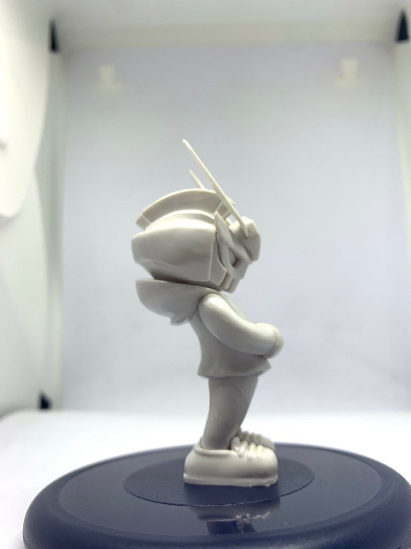 Quiccs Raw/Blank Micro (Category: Designer & Blind Box Toys) located in Caloocan City. Submitted by ekivilleg86508 (Listing ID 1414975961, Image 3). Description: Quiccs Blank MicroTeq Issue : Uneven legs Negotiable.