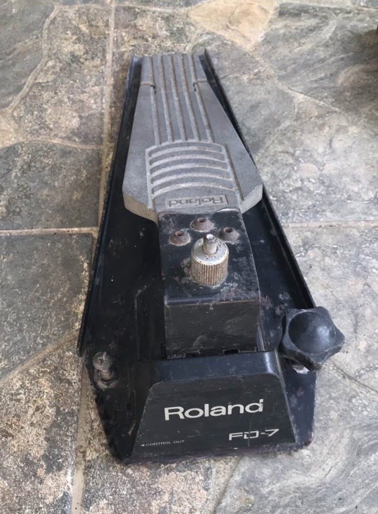 Roland TD-5 Electronic Drum Kit (Category: Musical Instruments) located in Manila. Submitted by beng1964 (Listing ID 1415033968, Image 3). Description: - Roland TD-5 electronic drum kit - Includes drum pads, sound module, and foot pedal - Sound module with drum sounds and effects controls - Fully functional and ready to play - Ideal for practice or performance.