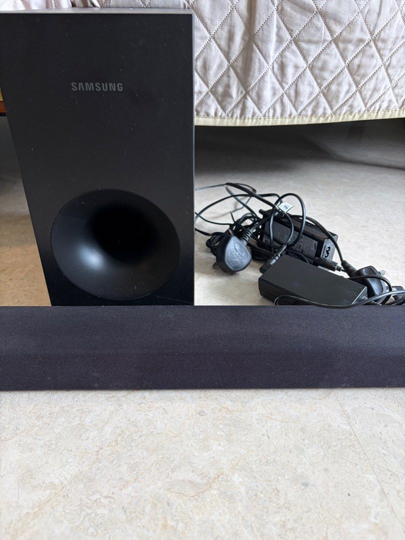 Samsung Soundbar(w subwoofer)