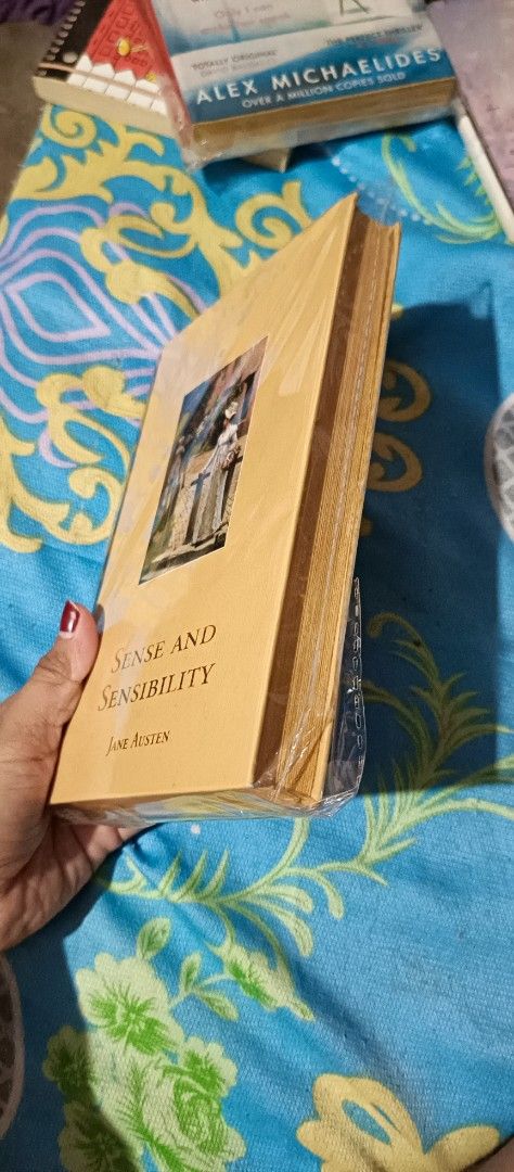 Sense and sensibility (Category: Storybooks) located in Victoria. Submitted by leahan (Listing ID 1414936327, Image 2). Description: painted edges.