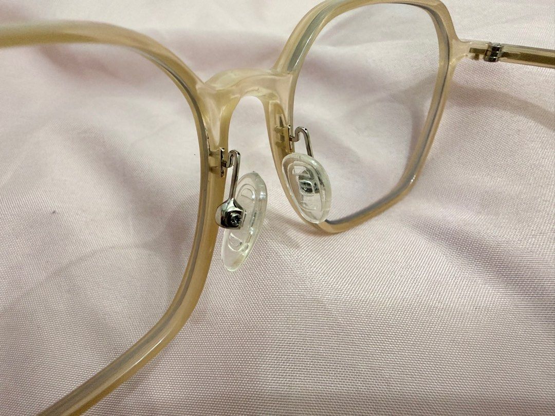 Sunnies Helsinki Bellini (Category: Sunglasses & Eyewear) located in Tanauan. Submitted by kdcstro (Listing ID 1414978816, Image 3). Description: - Stylish hexagonal frame eyeglasses - Light beige frame - Clear lenses - Includes original case - Worn twice only, not my style - existing graded lens - Replaceable lens.