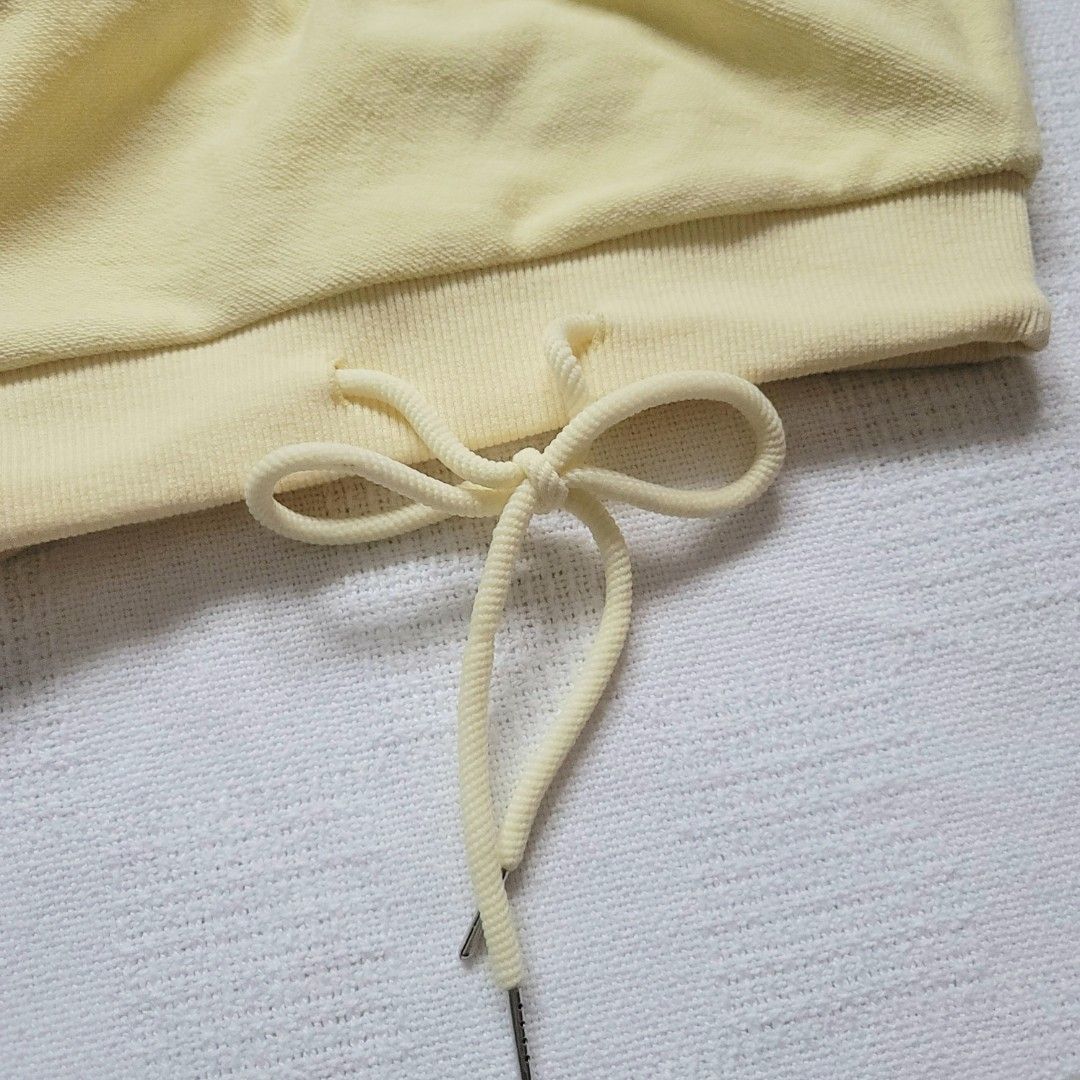 Tiger Mist yellow tube top (Category: Sleeveless) located in Rizal. Submitted by urkoala (Listing ID 1414874285, Image 3). Description: - fits xs to s - non slip Mine 250 Steal 299 .