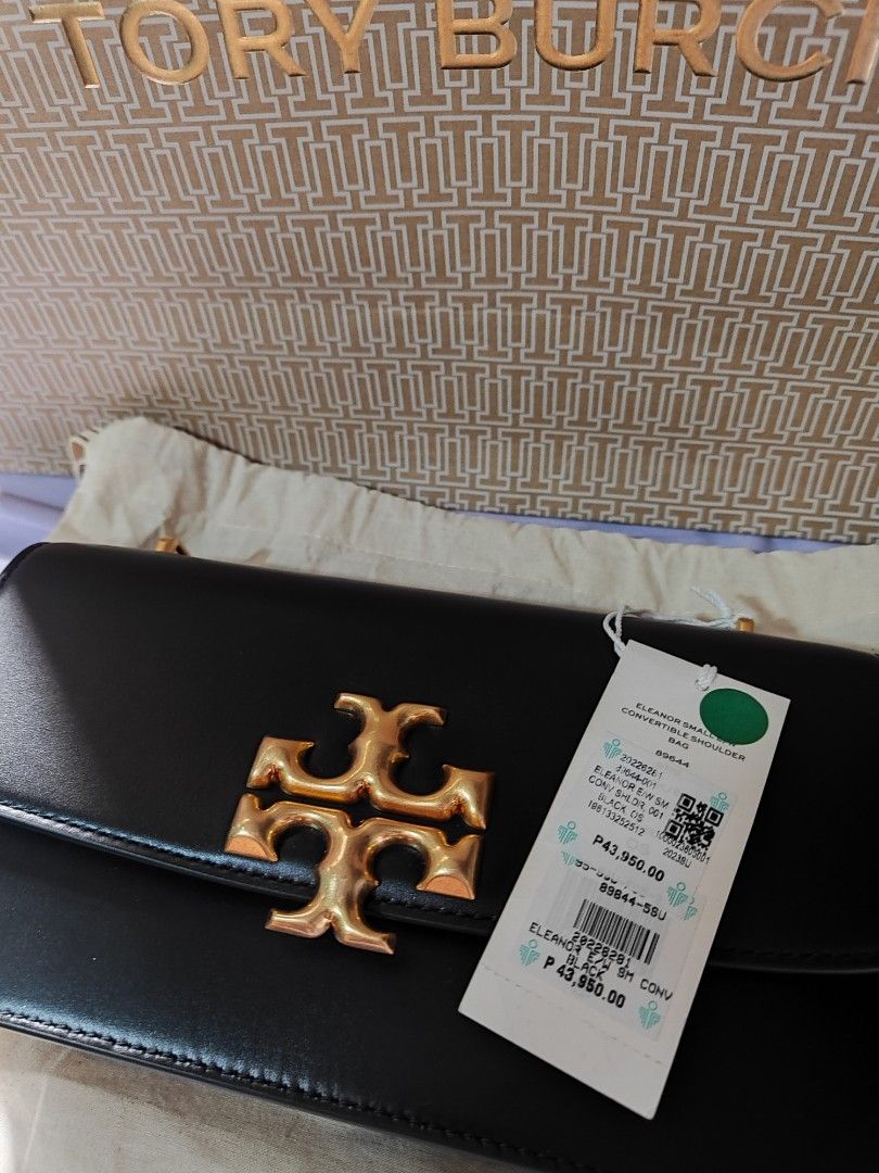 Tory Burch Eleanor Small Rectangular Bag (Category: Luxury Bags & Wallets) located in Pasay City. Submitted by greyy_00 (Listing ID 1414943171, Image 3). Description: with paperbag.