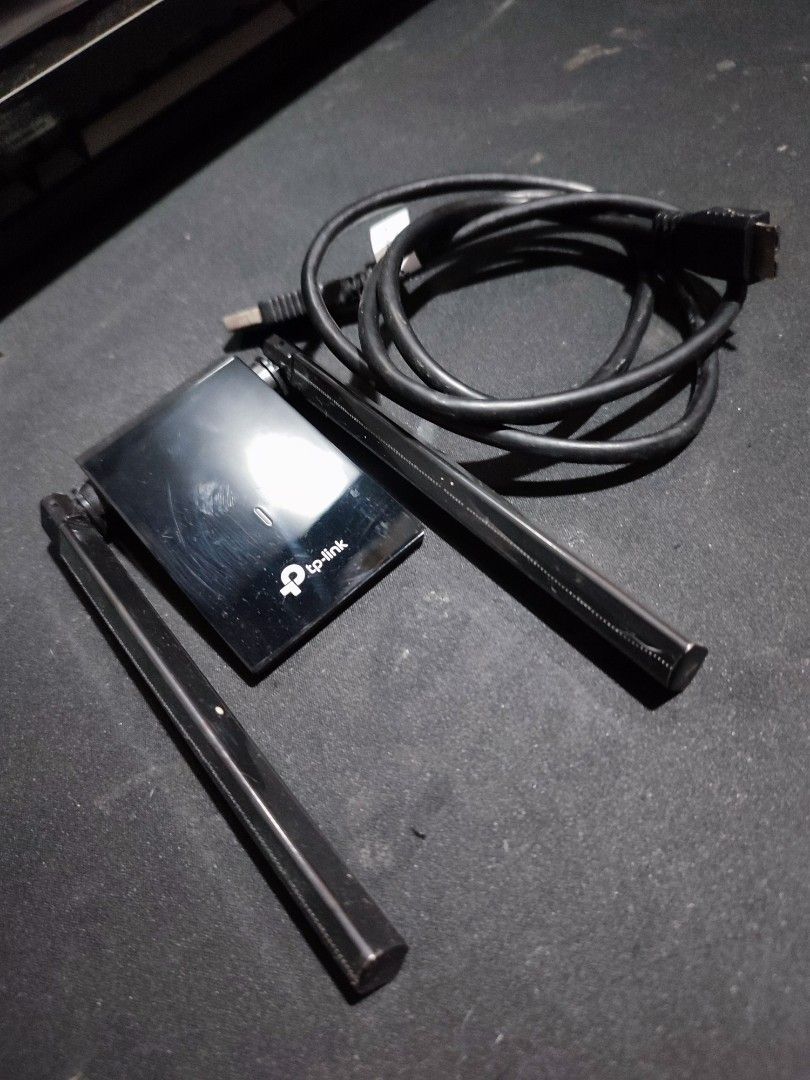 TP Link Wifi Receiver (Category: Networking) located in Bulacan. Submitted by koyeneke (Listing ID 1414886889, Image 3). Description: TP Link Wifi Receiver Plus: -HDMI cable (5 meters) -Vention USB Hub (3 ports).