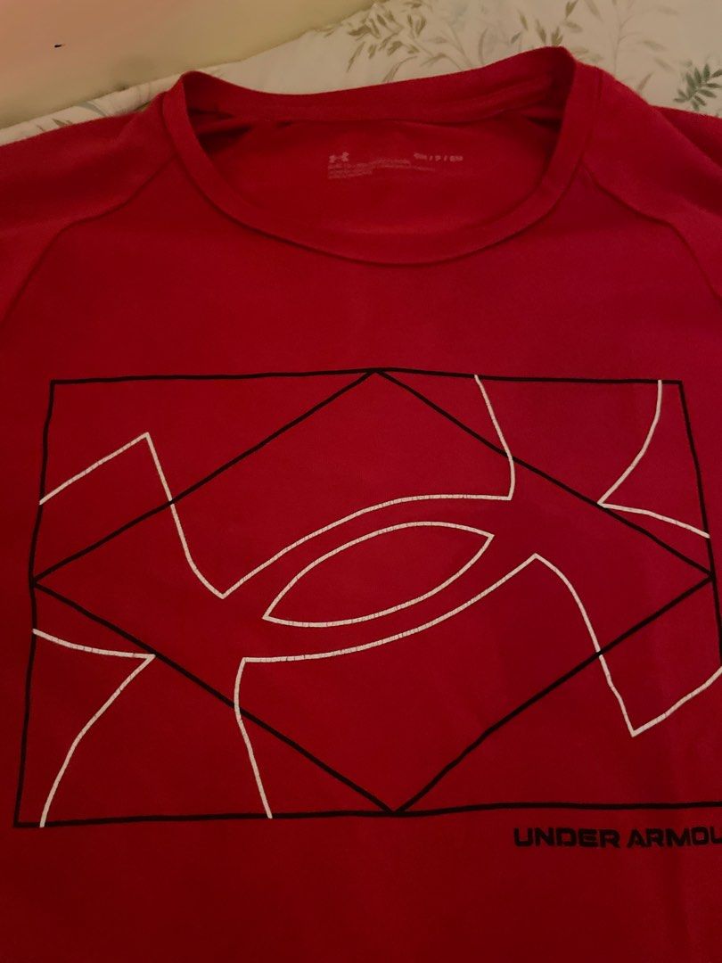 Under Armour Red Long Sleeve Shirt (Category: Tshirts & Polo Shirts ) located in Makati City. Submitted by kzisdeclutter (Listing ID 1414915350, Image 2). Description: - Under Armour long-sleeved shirt - Red color - Crew neck design - Features the Under Armour logo - Made with performance fabric - Perfect for workouts or casual wear - Size tag visible in the image - Negotiable.