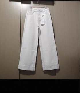 (Category: ) located in . Submitted by behappycloset (Listing ID 1414913977, Image 1). Description: .