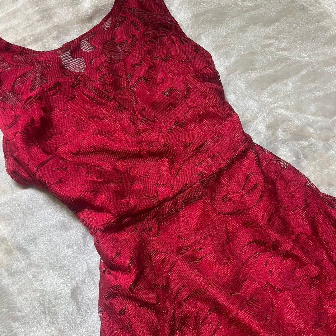 Wine Red Sleeveless Midi Dress (Category: Dresses) located in Bulacan. Submitted by mei_declutters (Listing ID 1415008808, Image 2). Description: Brand: —— Size: M-L Flaws: none.