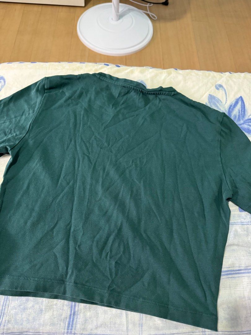 Zara Green T-shirt - Size M (Category: Shirts) located in Caloocan City. Submitted by daybysunlight (Listing ID 1414897244, Image 3). Description: ♡ solid green color ♡ crew neck ♡ size: EUR M / USA M / MEX 28 ♡ made in bangladesh ♡ comfortable fabric ♡ does not fit me anymore.