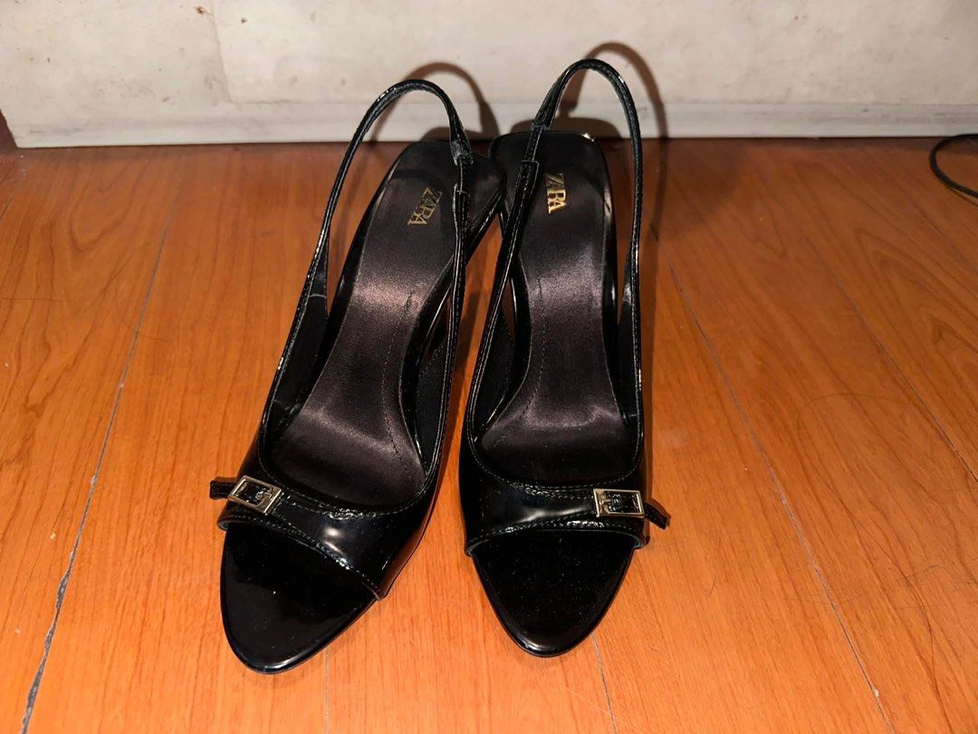 Zara high heeled patent effect sandals (Category: Heels) located in Quezon City. Submitted by lapreluv (Listing ID 1414969390, Image 3). Description: SIZE 7 .