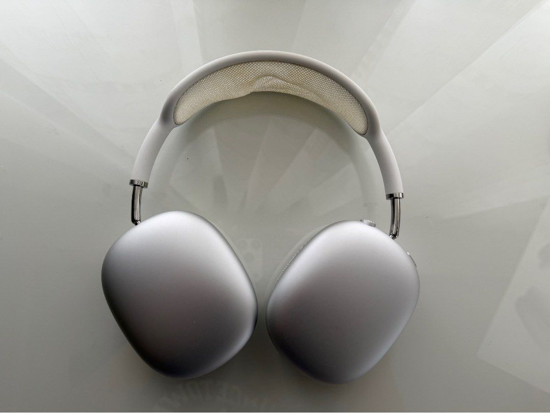 Apple AirPods Max - Silver (Category: Headphones & Headsets) located in Cavite. Submitted by klarev (Listing ID 1415143099, Image 3). Description: -Authentic AirPods Max Model A2096 -Purchased last 2022 -Rarely used so minimal wear and tear -Doesn’t come with charger -The case itself has some slight scratches and discoloration .