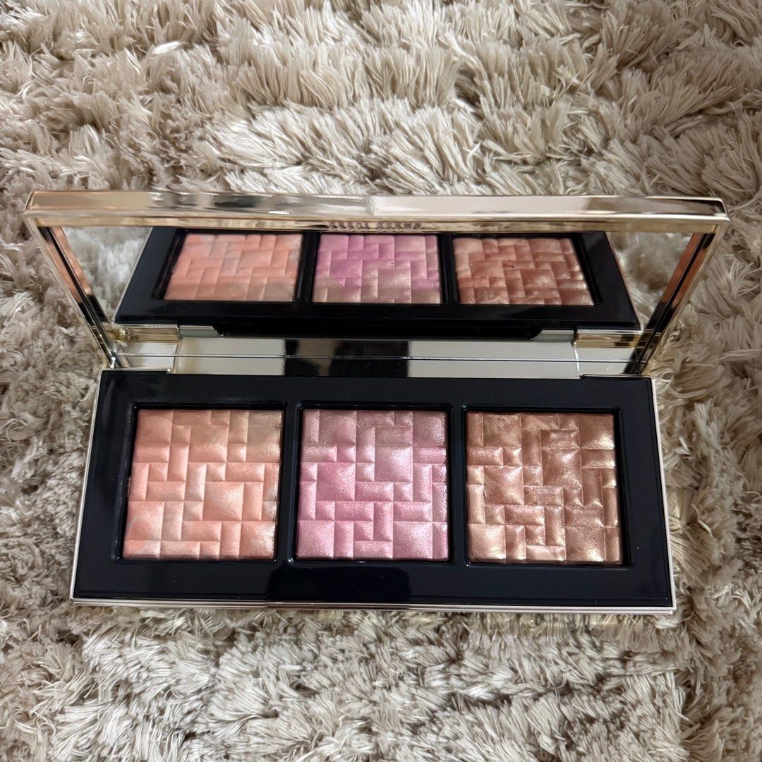 Bobbi Brown To Glow Highlighting Trio (Category: Makeup) located in Quezon City. Submitted by glitznbits (Listing ID 1415156450, Image 2). Description: 🎀 LIMITED EDITION 🎀Comes in original packaging (original plastic, box, etc) 🎀Features three shimmering shades: nectar glow, pink gold glow, golden bronze glow 🎀Includes gold, pink, and bronze hues. 🎀Suitable for various skin tones. 🎀Compact and travel-friendly. Price is negotiable. Send an o
