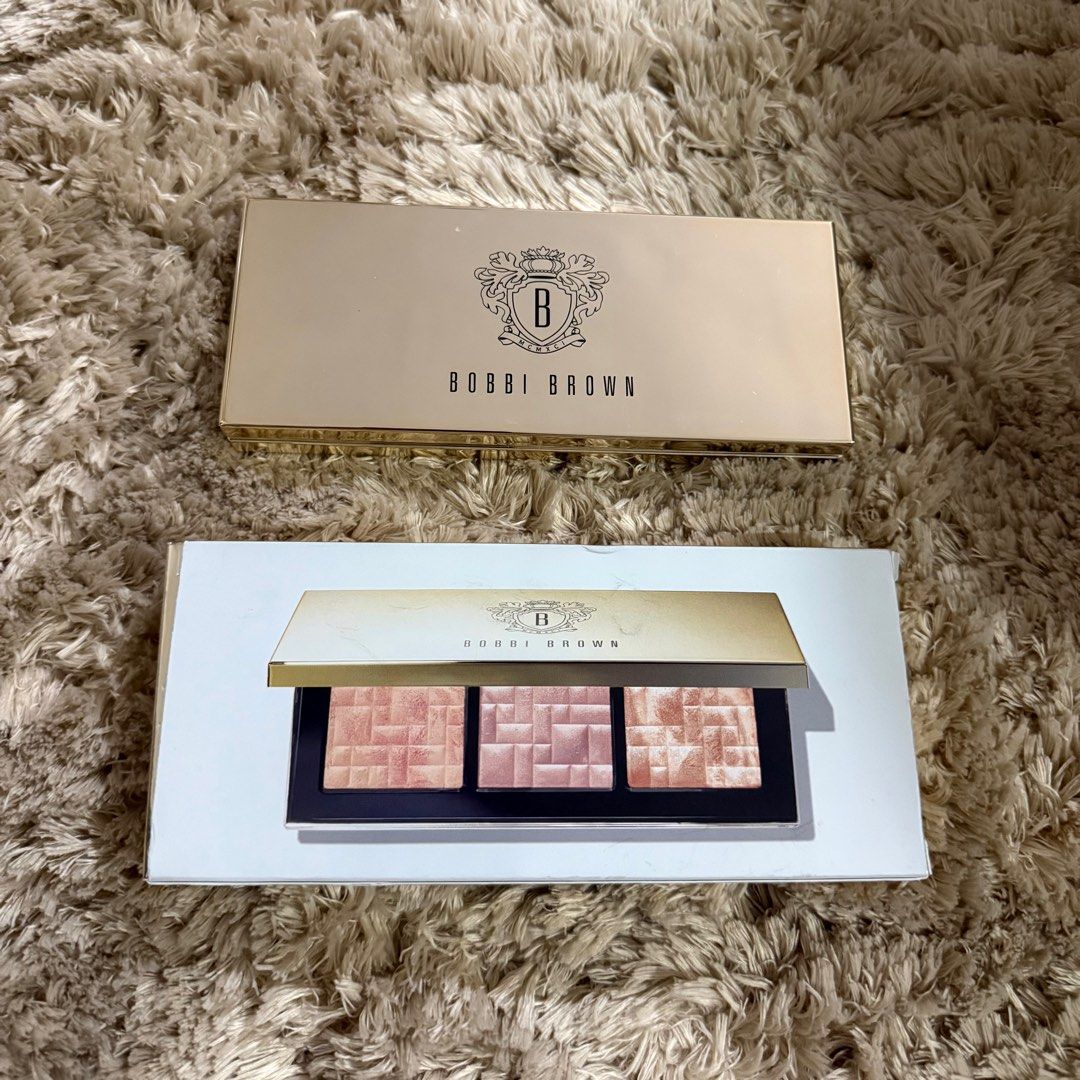 Bobbi Brown To Glow Highlighting Trio (Category: Makeup) located in Quezon City. Submitted by glitznbits (Listing ID 1415156450, Image 3). Description: 🎀 LIMITED EDITION 🎀Comes in original packaging (original plastic, box, etc) 🎀Features three shimmering shades: nectar glow, pink gold glow, golden bronze glow 🎀Includes gold, pink, and bronze hues. 🎀Suitable for various skin tones. 🎀Compact and travel-friendly. Price is negotiable. Send an o
