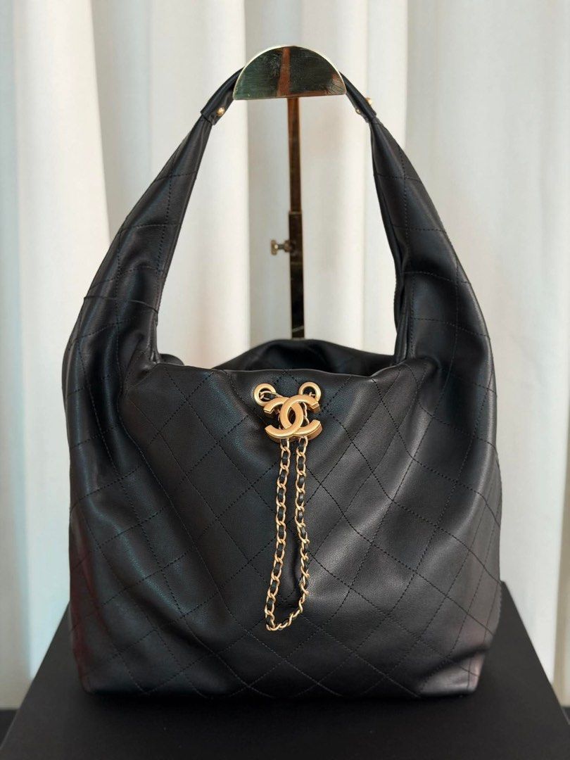 CHANEL MAXI HOBO 26 (Category: Luxury Bags & Wallets) located in Paranaque City. Submitted by kgmgiftedph20 (Listing ID 1415203283, Image 1). Description: .