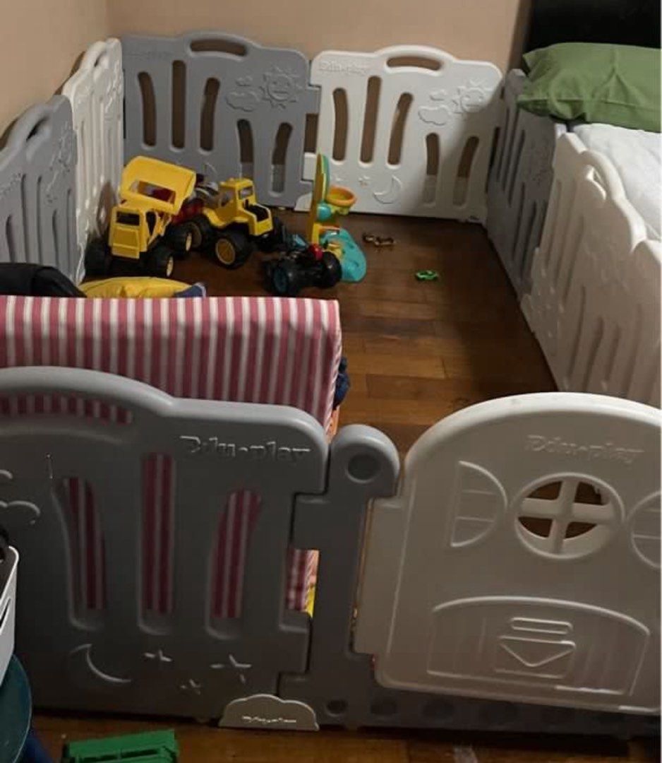 Edu play 10 panel fence (Category: Cots & Cribs) located in Quezon City. Submitted by shopnkeep (Listing ID 1415148379, Image 2). Description: 10 Panel - Gray&White Like new no flaws Comes complete! Edu play brand MOP: bpi bdo gcash.
