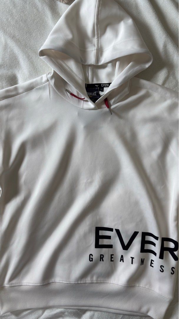 Everlast Big Silhouette Hoodie (Category: Coats, Jackets and Outerwear) located in Cainta. Submitted by declutter_kyle (Listing ID 1415087507, Image 1). Description: - Everlast Japanese hoodie - Front print: "EVER GREATNESS" - Back print: "LAST IS WITHIN" - Hood with drawstring - Size: 140cm - Design: Big Silhouette.