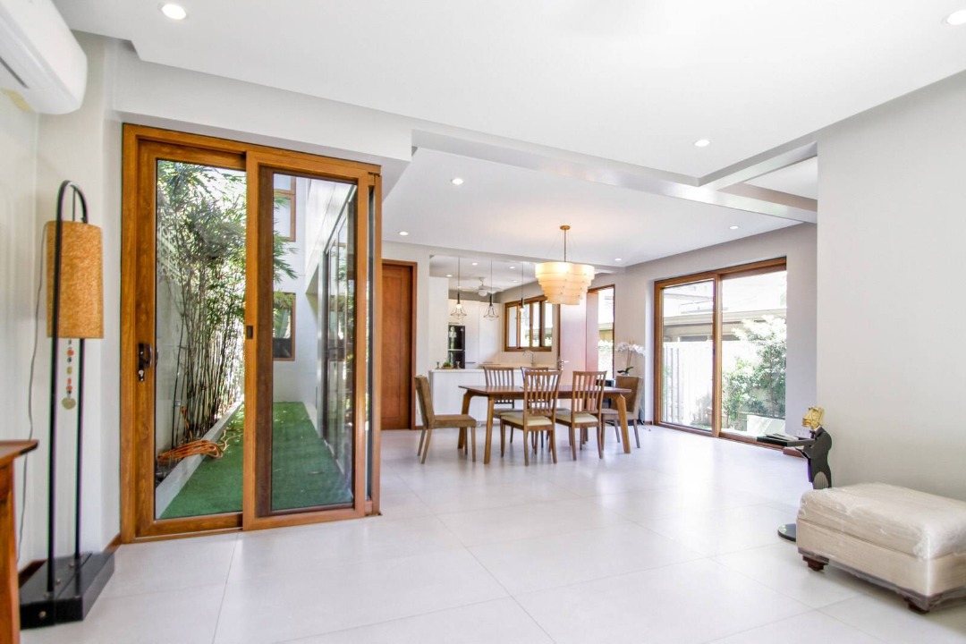 (Category: ) located in . Submitted by REMAXCapital (Listing ID 1415087266, Image 1). Description: .