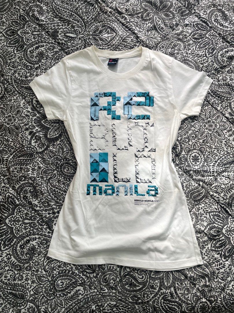 graphic grunge band tee top (Category: Shirts) located in Caloocan City. Submitted by sweetarchiveph (Listing ID 1415104212, Image 1). Description: cute print! size L can definitely fit smaller frames.