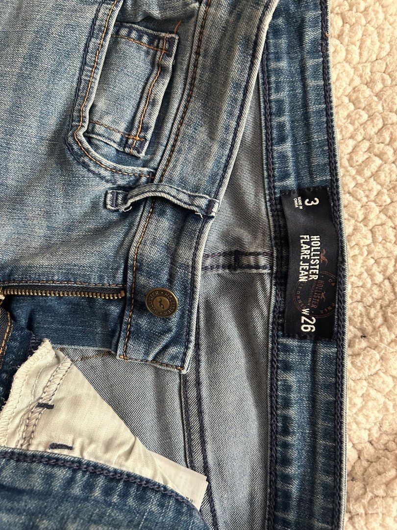 Hollister Denim Pants (Category: Jeans) located in Quezon City. Submitted by wesleys_closet (Listing ID 1415132382, Image 3). Description: length: 104 cm size: 26 - XS material: 82% cotton, 17% polyester, 1% elastane.
