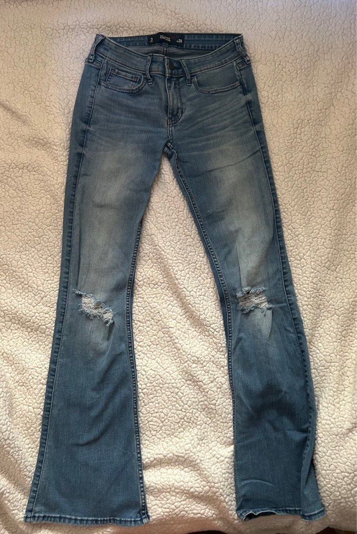 Hollister Denim Pants (Category: Jeans) located in Quezon City. Submitted by wesleys_closet (Listing ID 1415132382, Image 1). Description: length: 104 cm size: 26 - XS material: 82% cotton, 17% polyester, 1% elastane.