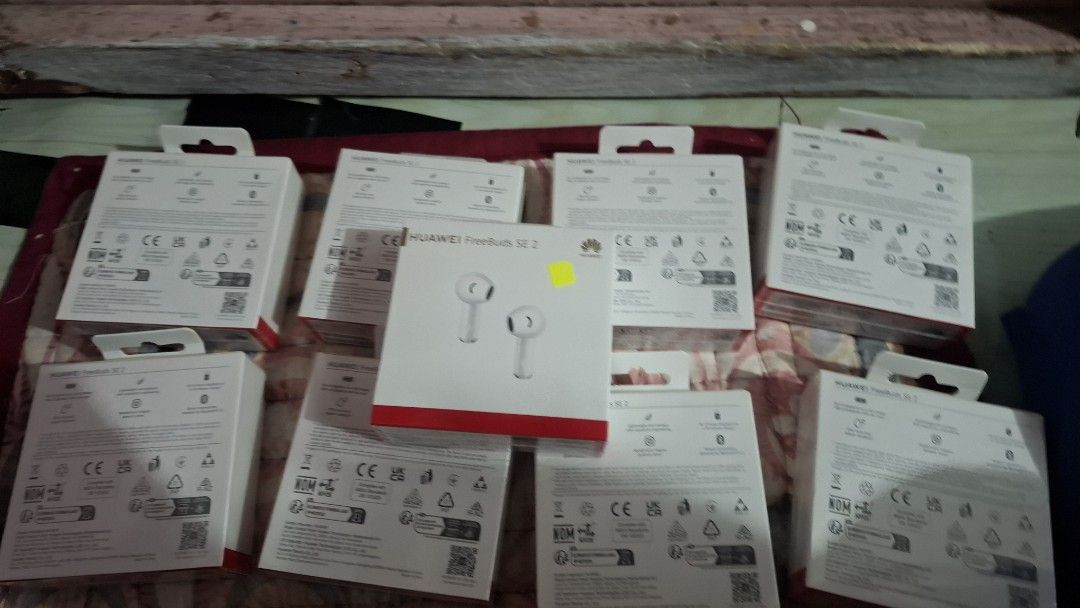 Huawei freebuds se2 (Category: Headphones & Headsets) located in Manila. Submitted by ms061193 (Listing ID 1415200517, Image 2). Description: .