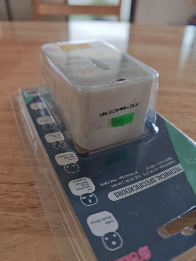 iWill Universal Travel Adapter405992098392320003
