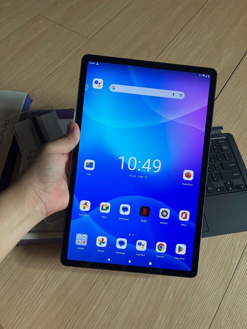 Lenovo P11 Pro (Category: Android) located in Manila. Submitted by nikoll77 (Listing ID 1415066165, Image 3). Description: Hindi na masyadong nagagamit dahil busy sa work Ok na Ok siya for schooling may kasama na pen and keyboard No charger (type-c).