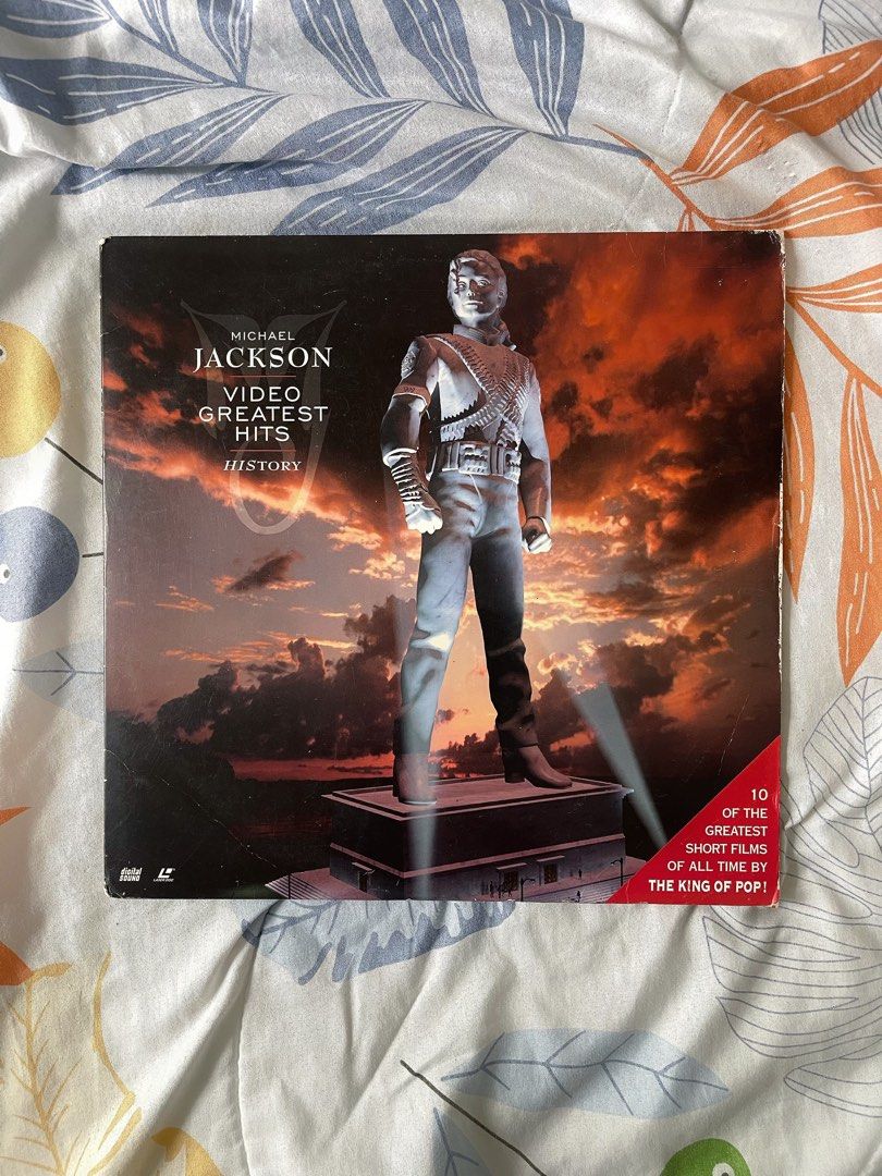 Micheal Jackson VIDEO GREATEST HITS (Category: Vinyls) located in Roxas City. Submitted by strgrllv (Listing ID 1415091447, Image 1). Description: Micheal Jackson VIDEO GREATEST HITS Price: 500 (fixed) Condition: Used / Vintage. Open with visible signs of usage on the sleeve (scuffs/edge wear). The disc is in good condition. Note: This is a LaserDisc (12-inch video disc), not a vinyl record. Great for collectors and fans! MOP: Gcash only J&T/ Fla