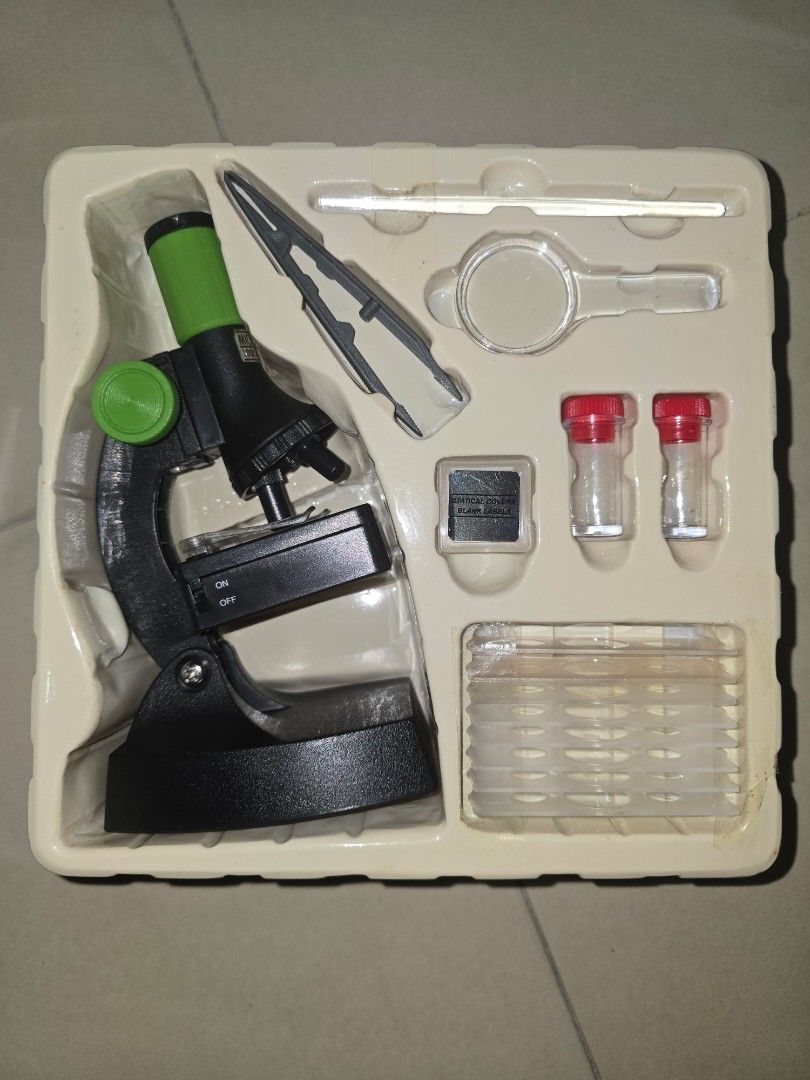 Microscope Set (Category: Other Stationery & Craft) located in Singapore. Submitted by vfentures (Listing ID 1415187866, Image 2). Description: able to nego. take note that the microscope set battery has leakage and original batteries are left inside. and will be missing 1x blank label not for fussy buyers.