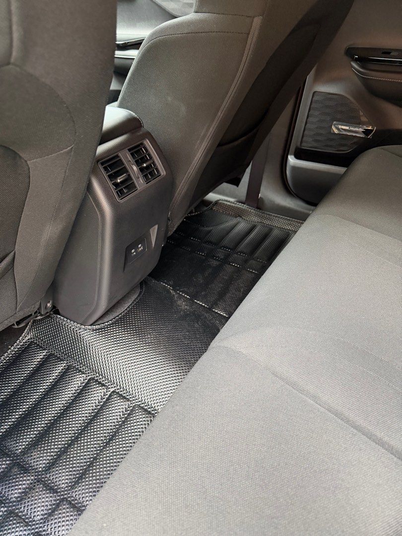 Mitsubishi XFORCE dish mat , trunk mat , dashboard cover (Category: Upholstery, Seatcovers and Other Interior Parts and Accessories) located in Rizal. Submitted by kicksforkeeps (Listing ID 1415077722, Image 2). Description: Almost new from my personal unit 1 set 3 pcs dish mat front and back Dashboard cover to prevent heat Trunk floor mat All items for only 1500 .