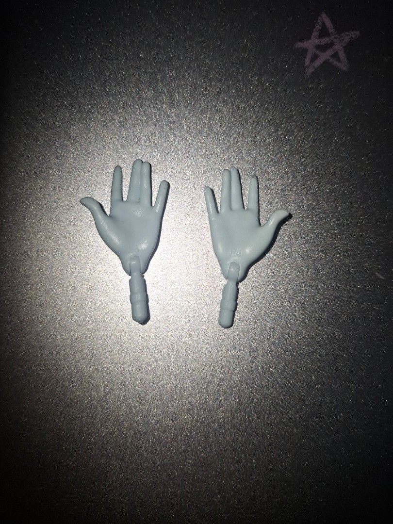 Monster high Frankie Stein G3 spare hands (Category: Figurines & Statues) located in Manila. Submitted by _wefdts (Listing ID 1415180153, Image 1). Description: Details Method of delivery: Lala/jnt/meet up MOP: Gcash, Cash, The shipping fee must be shouldered by the buyer PM for more details/pictures ♡.