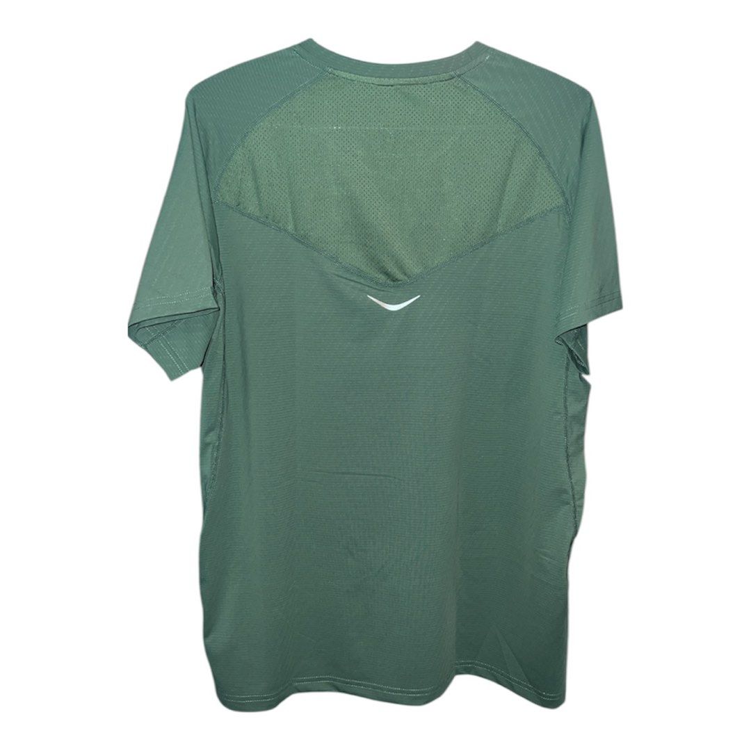On Cloud Dri Fit Performance T (Category: Activewear) located in Munoz. Submitted by dong4tti (Listing ID 1415052851, Image 2). Description: Size M on tag Width 18 Length 27 Lightweight design and comfot With CloudTec Like new wear once only.