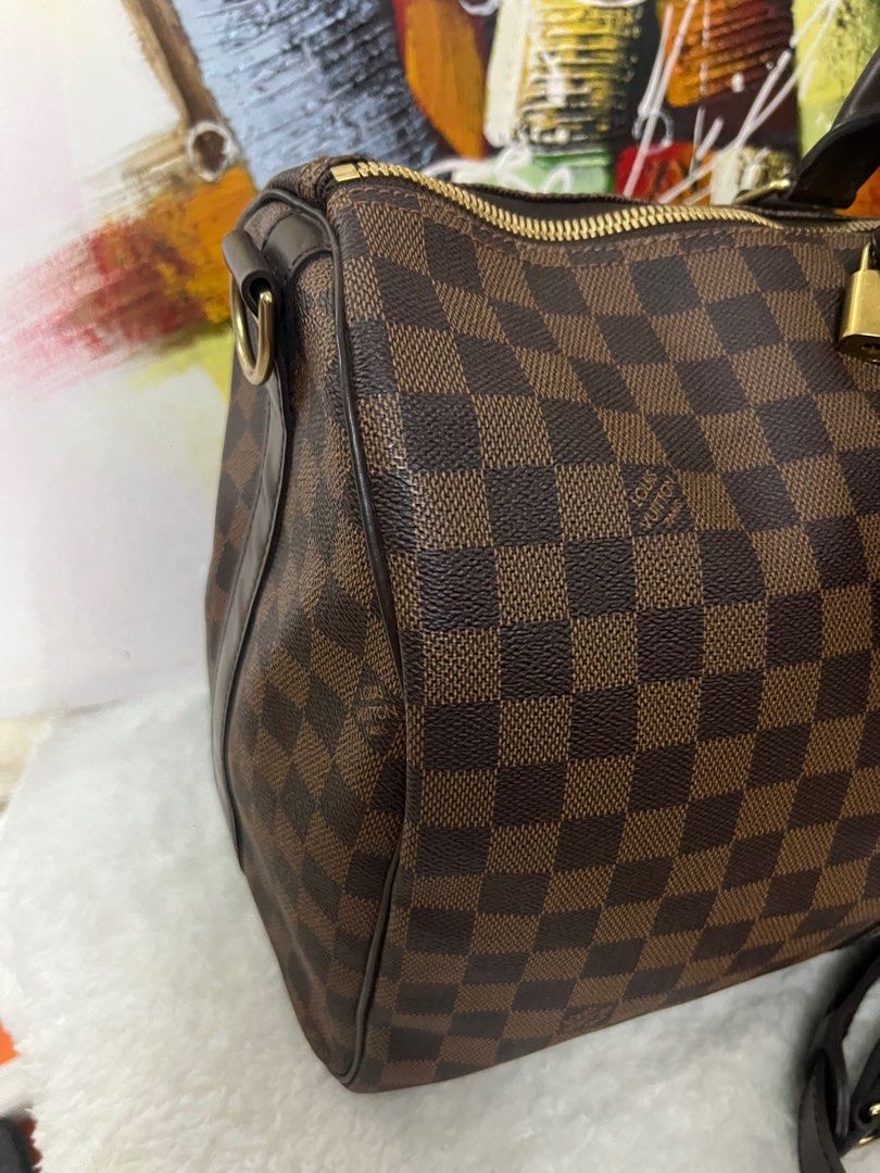Original Louis Vuitton Keepall Bandou 45 (Category: Luxury Bags & Wallets) located in Paranaque City. Submitted by glenjonluxuryfinds2 (Listing ID 1415109195, Image 2). Description: Rank a Complete Accesories with Dustbag .