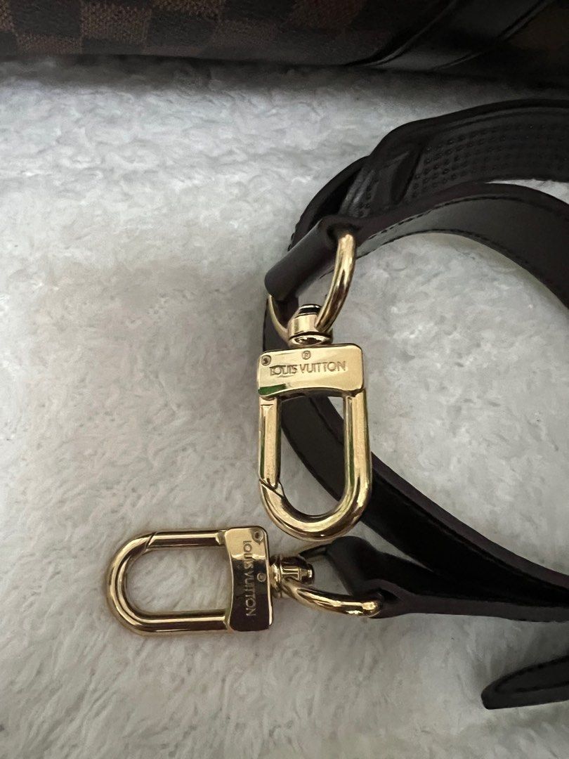 Original Louis Vuitton Keepall Bandou 45 (Category: Luxury Bags & Wallets) located in Paranaque City. Submitted by glenjonluxuryfinds2 (Listing ID 1415109195, Image 3). Description: Rank a Complete Accesories with Dustbag .