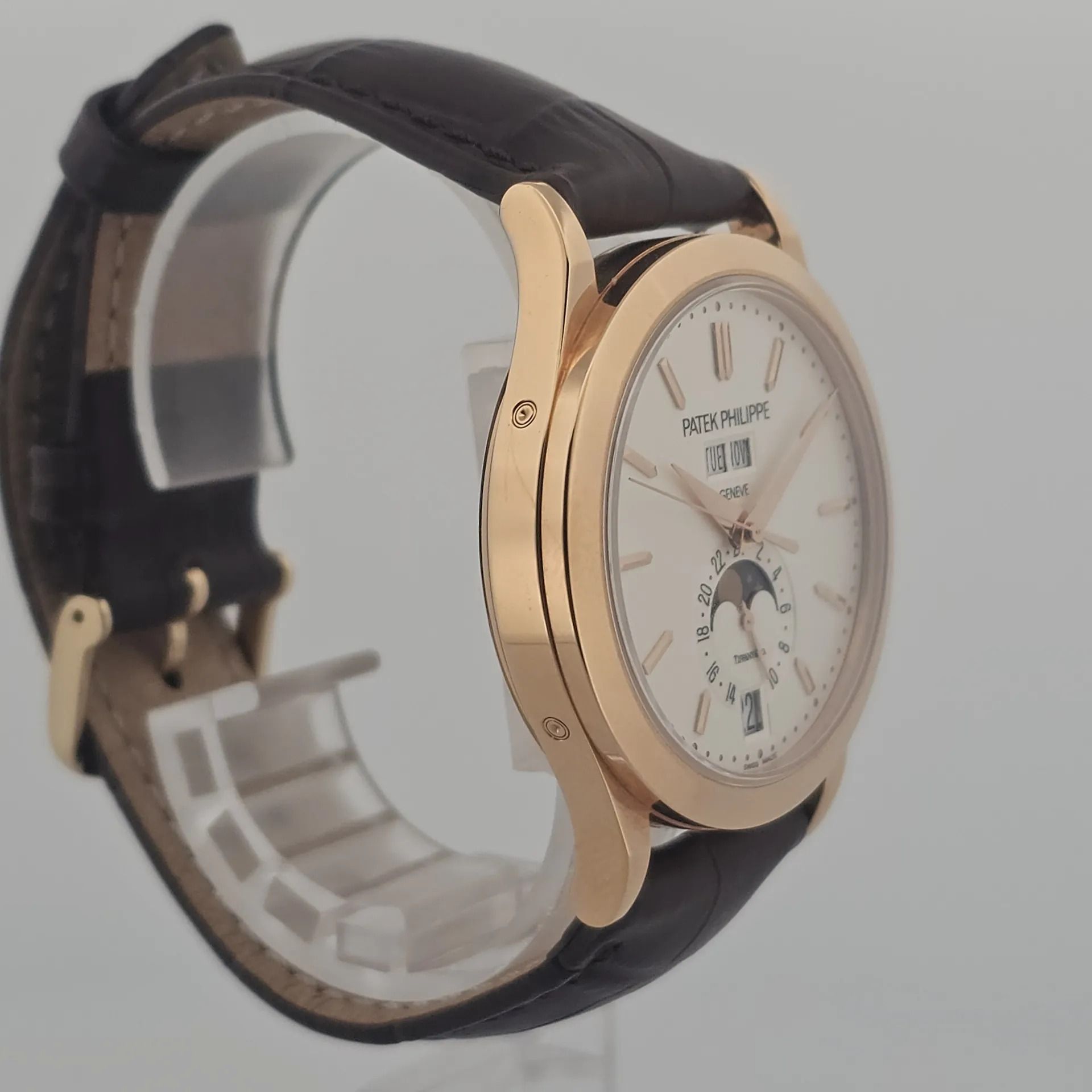 Patek Philippe Annual Calendar "Tiffany & Co" 5396R-011 (Category: Watches) located in Singapore. Submitted by watchbanka.deer (Listing ID 1415123612, Image 3). Description: M260029UPPE19 Watch Condition Good Warranty Card Year 2019 Diameter 38mm Movement Automatic Case Material Rose Gold Dial Color Silver Accessories Includes original packaging box and certificate No Exchange Thank You Want to see more watches we have please follow us on: Websit