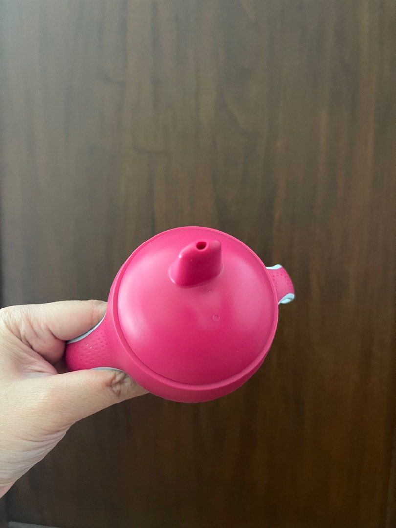 Philips Avent Training Cup (Category: Weaning & Toddler Feeding) located in Quezon City. Submitted by everthingmustgoph (Listing ID 1415088777, Image 3). Description: Brand New never used. Kept as extra cup for my baby. Store bought. .