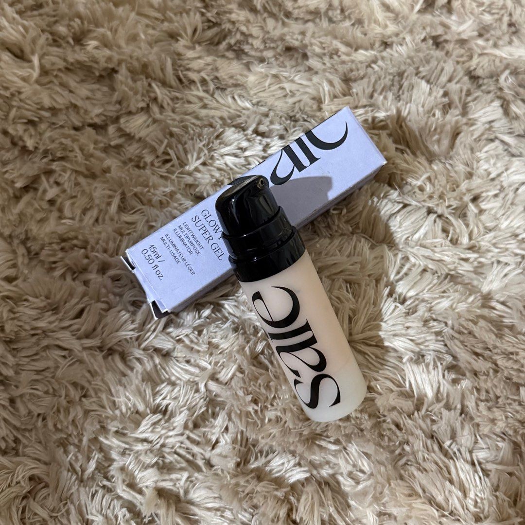 Saie Glowy Super Gel - Warmglow (Category: Makeup) located in Quezon City. Submitted by glitznbits (Listing ID 1415133840, Image 2). Description: 🎀Saie Glowy Super Gel in Warmglow 🎀Lightweight, multi-purpose gel 🎀Vegan and cruelty-free 🎀Size: 45ml / 0.50 fl oz 🎀Tested once .