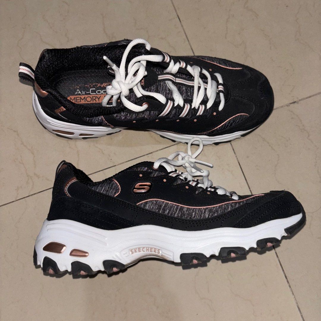 Skechers D'Lites Memory Foam Sneakers (Category: Sneakers) located in Manila. Submitted by ajllrn (Listing ID 1415157470, Image 2). Description: Used only twice.