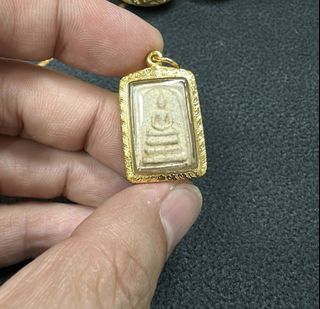 (Category: ) located in . Submitted by siam_artifacts (Listing ID 1415199315, Image 1). Description: .