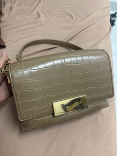 (Category: ) located in . Submitted by wnabwo (Listing ID 1415200153, Image 1). Description: .